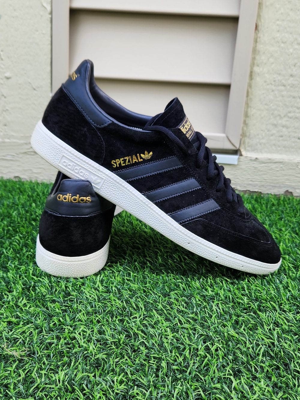 Adidas Spezial  Mens 13 Black Suede / White Stripe Hamburg samba trimm